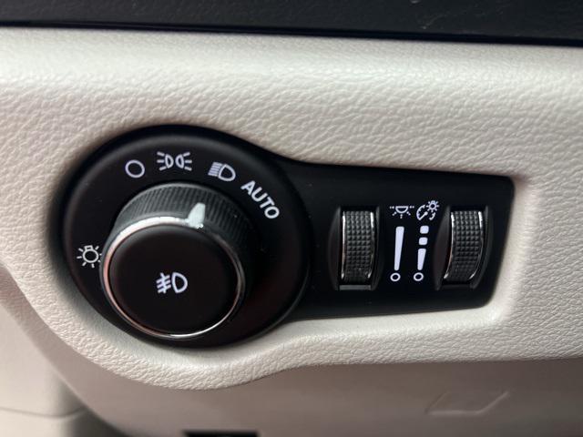 used 2017 Chrysler Pacifica car, priced at $13,961