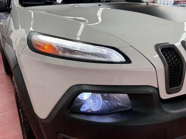 used 2017 Jeep Cherokee car, priced at $15,995