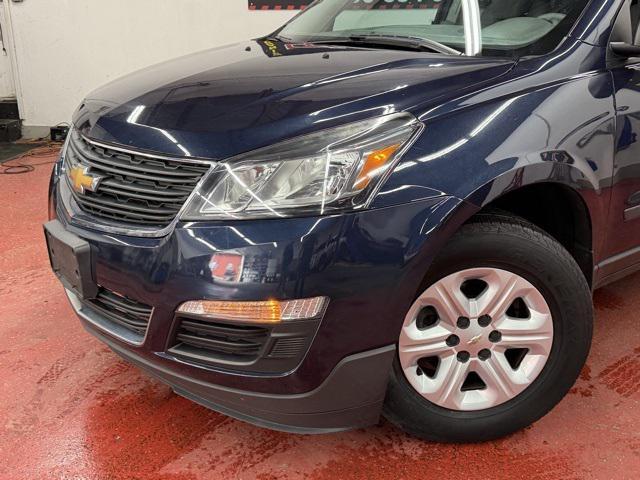 used 2015 Chevrolet Traverse car, priced at $8,900