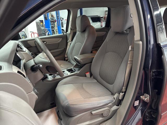 used 2015 Chevrolet Traverse car, priced at $8,900