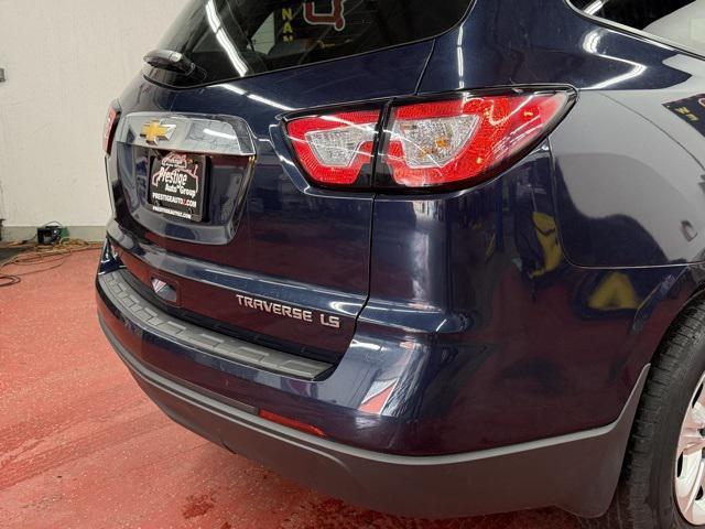 used 2015 Chevrolet Traverse car, priced at $8,900