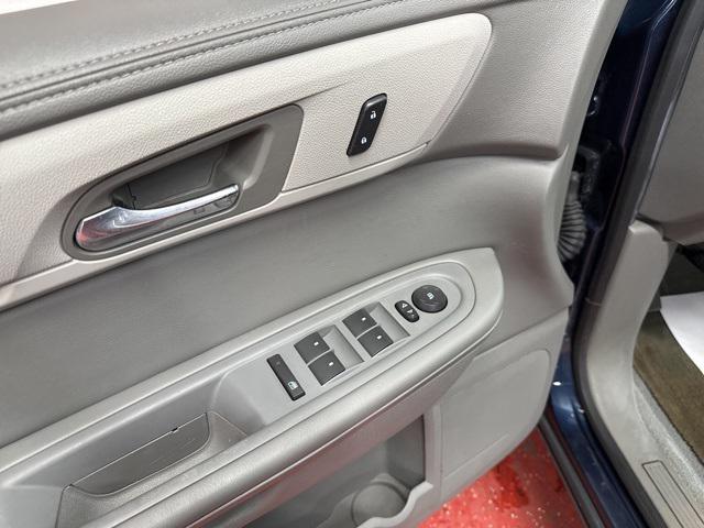 used 2015 Chevrolet Traverse car, priced at $8,900