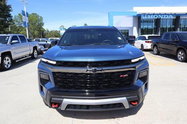 used 2024 Chevrolet Traverse car, priced at $43,900