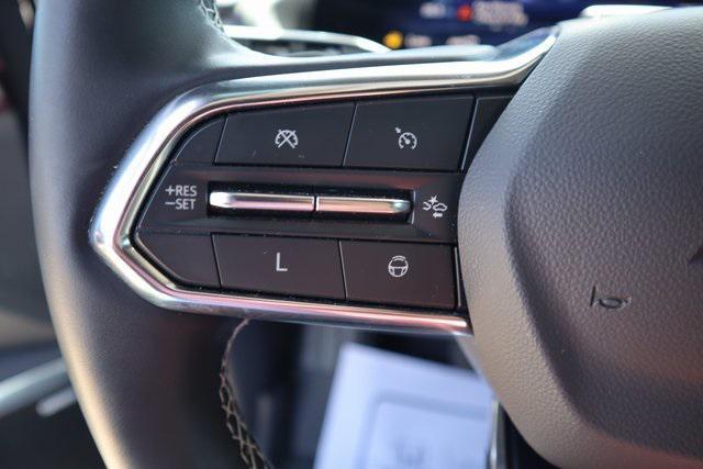 used 2024 Chevrolet Traverse car, priced at $43,900