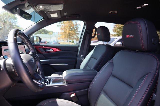 used 2024 Chevrolet Traverse car, priced at $43,900