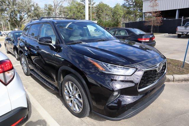 used 2021 Toyota Highlander car, priced at $35,500