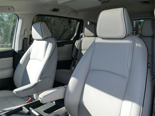 new 2025 Honda Odyssey car, priced at $44,417