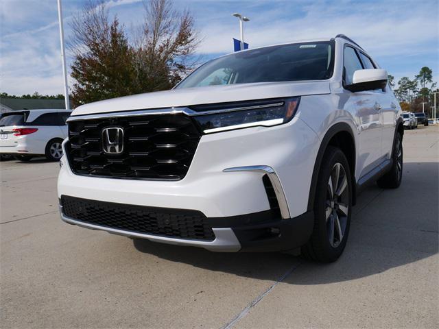 new 2025 Honda Pilot car, priced at $54,930