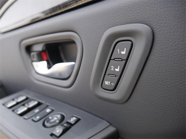 new 2025 Honda Pilot car, priced at $52,676