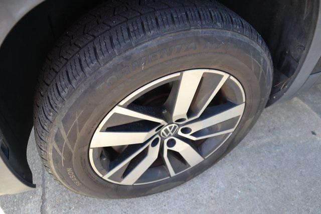 used 2021 Volkswagen Atlas car, priced at $18,500