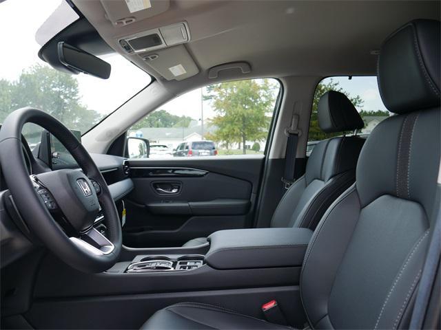 new 2025 Honda Pilot car, priced at $45,700