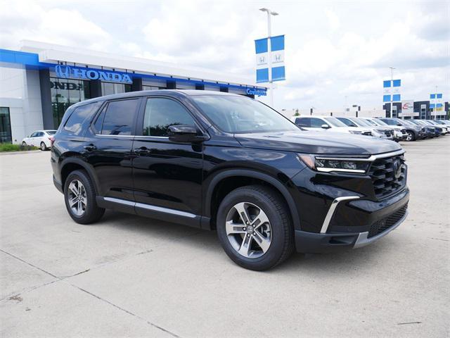 new 2025 Honda Pilot car, priced at $45,700
