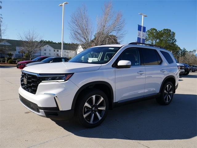 used 2025 Honda Pilot car, priced at $50,400