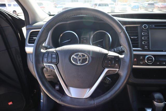 used 2016 Toyota Highlander car, priced at $21,950