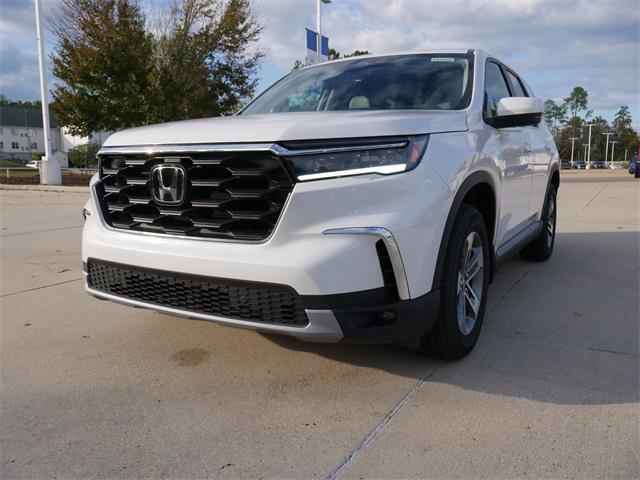 new 2025 Honda Pilot car, priced at $45,345
