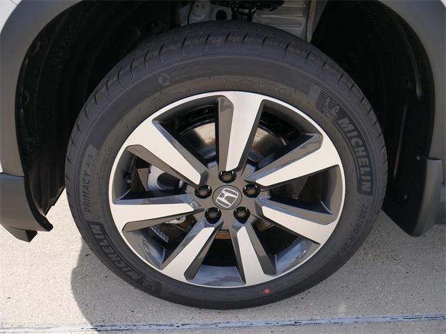 new 2025 Honda Pilot car, priced at $49,405