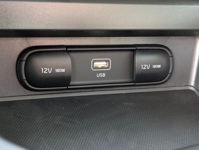 new 2025 Kia Soul car, priced at $21,601