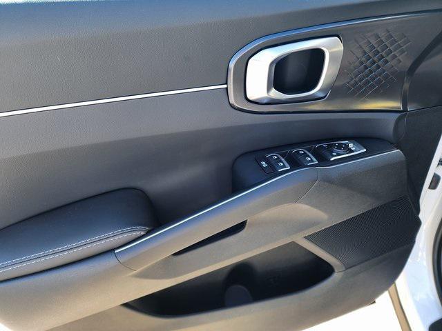 new 2025 Kia Sorento car, priced at $33,526