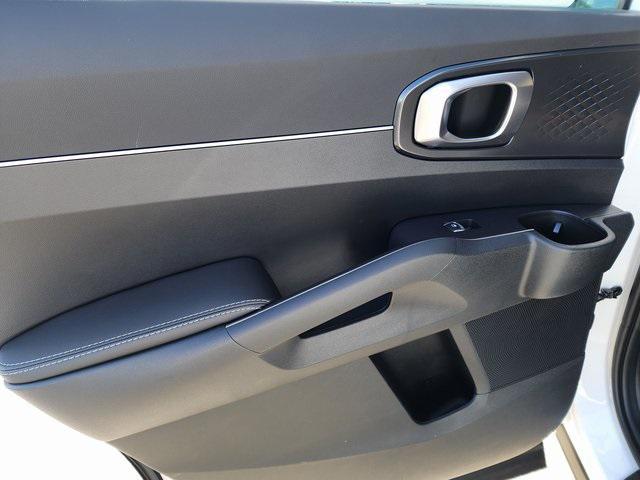 new 2025 Kia Sorento car, priced at $33,526