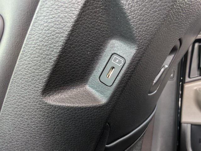 new 2025 Kia Carnival Hybrid car, priced at $41,730
