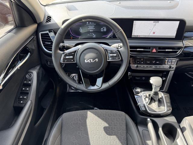 used 2025 Kia Seltos car, priced at $24,864