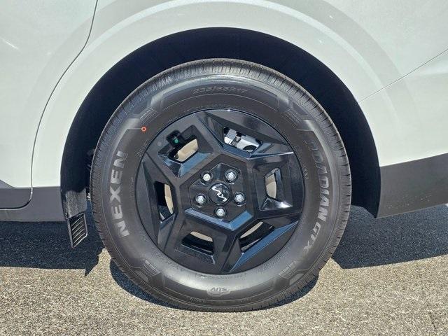 new 2025 Kia Carnival car, priced at $39,321