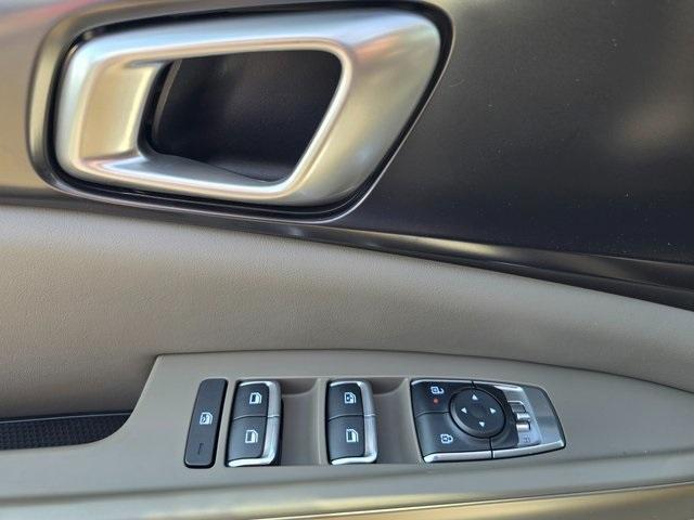 new 2025 Kia Carnival car, priced at $39,321