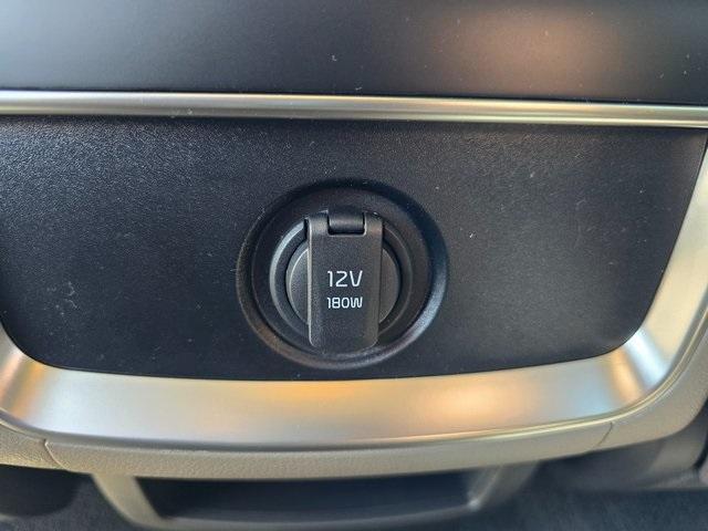 new 2025 Kia Carnival car, priced at $39,321