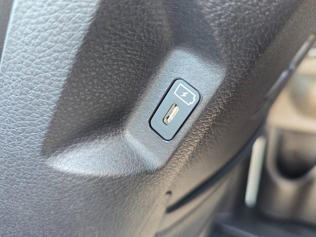 new 2025 Kia Carnival car, priced at $38,821