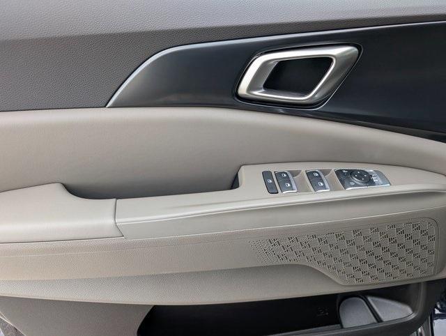 new 2025 Kia Carnival car, priced at $38,860