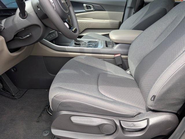 new 2025 Kia Carnival car, priced at $38,860