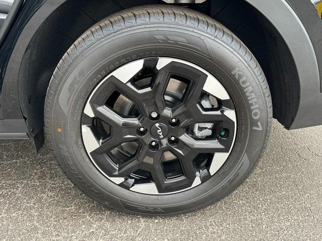used 2025 Kia Sorento car, priced at $33,495