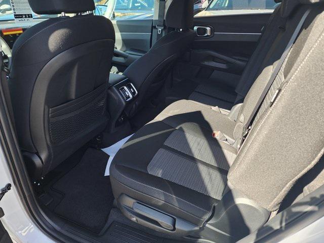 new 2025 Kia Sorento car, priced at $31,260