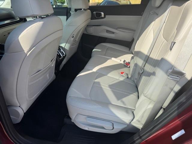 used 2025 Kia Sorento car, priced at $31,675