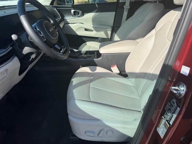 used 2025 Kia Sorento car, priced at $31,675