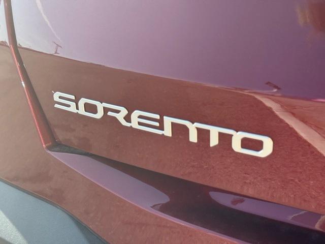 used 2025 Kia Sorento car, priced at $31,675