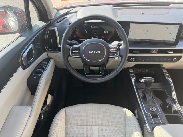 used 2025 Kia Sorento car, priced at $31,675