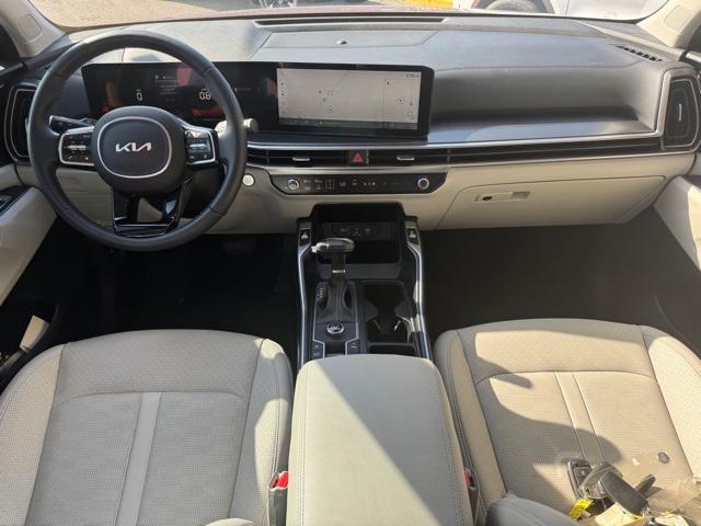 used 2025 Kia Sorento car, priced at $31,675