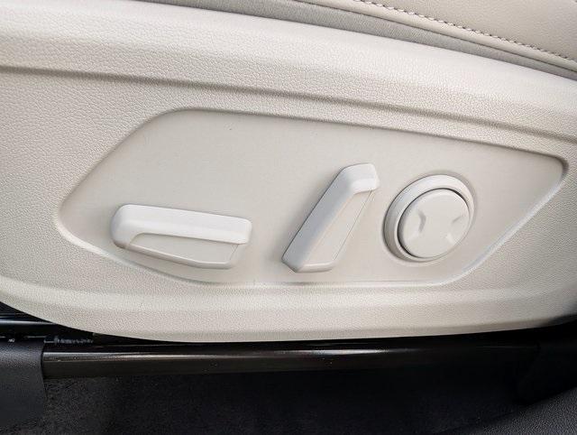 new 2025 Kia Sorento car, priced at $35,292