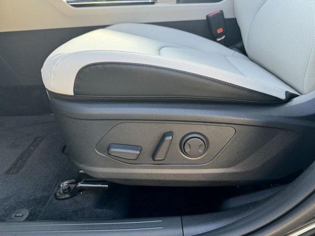 new 2025 Kia Sportage car, priced at $28,318