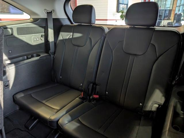 new 2025 Kia Sorento car, priced at $34,044