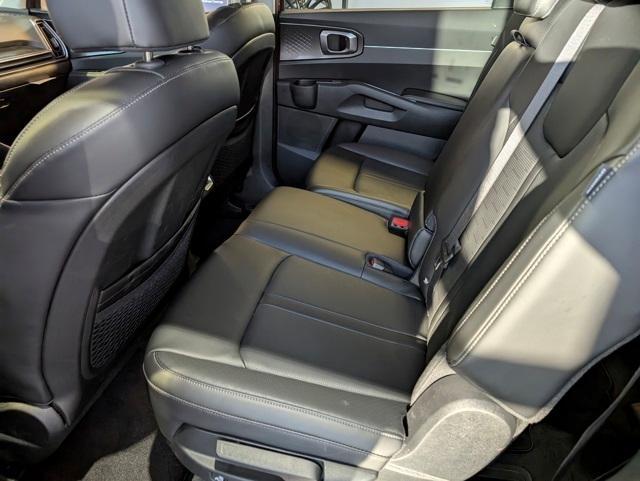 new 2025 Kia Sorento car, priced at $34,044