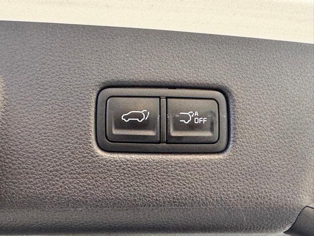 used 2024 Kia Carnival car, priced at $40,993