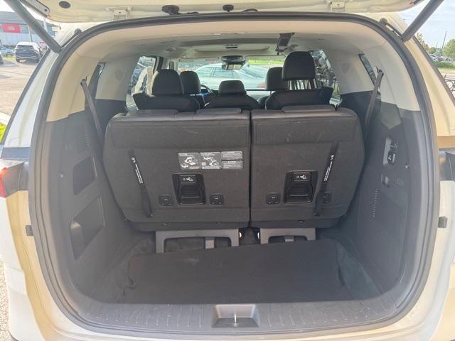 used 2024 Kia Carnival car, priced at $40,993
