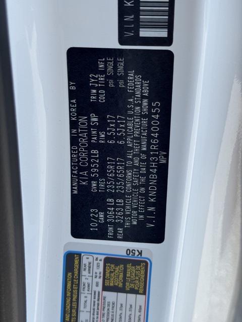 used 2024 Kia Carnival car, priced at $31,998