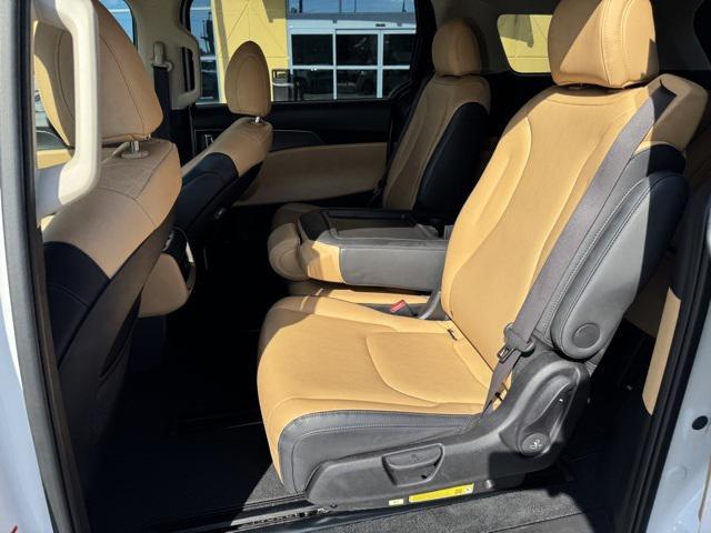 used 2024 Kia Carnival car, priced at $31,998