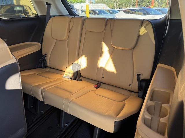 used 2024 Kia Carnival car, priced at $30,544