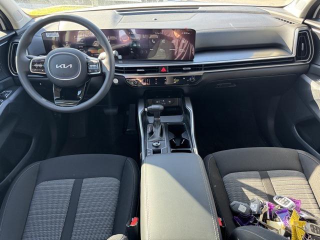 used 2025 Kia Sorento car, priced at $29,155