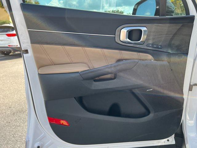 new 2025 Kia Sorento car, priced at $44,895