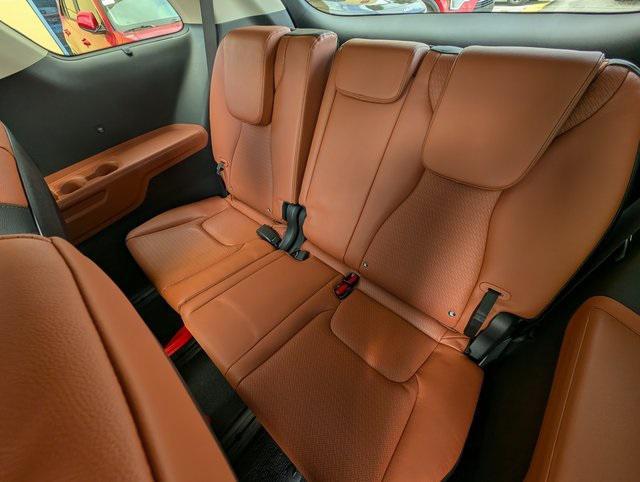 new 2025 Kia Carnival Hybrid car, priced at $52,155